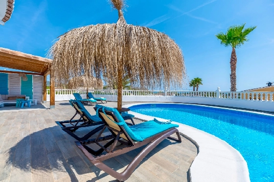 Villa in Moraira zu verkaufen, Woongedeelte 290 m², Bouwjaar 2003, + Ofen, Klimaanlage, Grondstuk 847 m², 3 Slaapkamers, 3 Badkamers, Pool, ref.: AM-12692DR-18