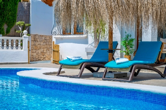 Villa in Moraira zu verkaufen, Woongedeelte 290 m², Bouwjaar 2003, + Ofen, Klimaanlage, Grondstuk 847 m², 3 Slaapkamers, 3 Badkamers, Pool, ref.: AM-12692DR-19