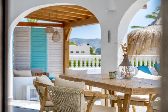 Villa in Moraira zu verkaufen, Woongedeelte 290 m², Bouwjaar 2003, + Ofen, Klimaanlage, Grondstuk 847 m², 3 Slaapkamers, 3 Badkamers, Pool, ref.: AM-12692DR-25