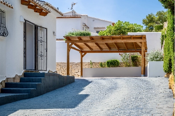 Villa in Moraira zu verkaufen, Woongedeelte 290 m², Bouwjaar 2003, + Ofen, Klimaanlage, Grondstuk 847 m², 3 Slaapkamers, 3 Badkamers, Pool, ref.: AM-12692DR-33