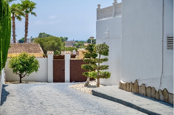 Villa in Moraira zu verkaufen, Woongedeelte 290 m², Bouwjaar 2003, + Ofen, Klimaanlage, Grondstuk 847 m², 3 Slaapkamers, 3 Badkamers, Pool, ref.: AM-12692DR-36
