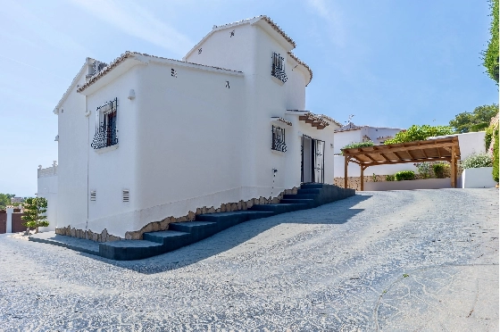 Villa in Moraira zu verkaufen, Woongedeelte 290 m², Bouwjaar 2003, + Ofen, Klimaanlage, Grondstuk 847 m², 3 Slaapkamers, 3 Badkamers, Pool, ref.: AM-12692DR-37