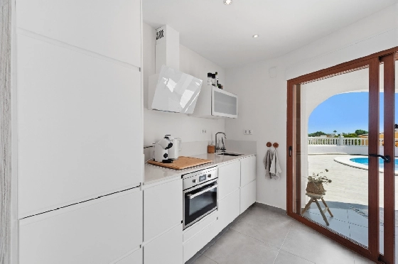 Villa in Moraira zu verkaufen, Woongedeelte 290 m², Bouwjaar 2003, + Ofen, Klimaanlage, Grondstuk 847 m², 3 Slaapkamers, 3 Badkamers, Pool, ref.: AM-12692DR-41