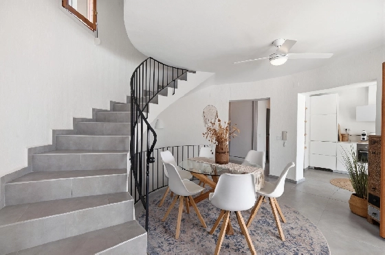 Villa in Moraira zu verkaufen, Woongedeelte 290 m², Bouwjaar 2003, + Ofen, Klimaanlage, Grondstuk 847 m², 3 Slaapkamers, 3 Badkamers, Pool, ref.: AM-12692DR-44
