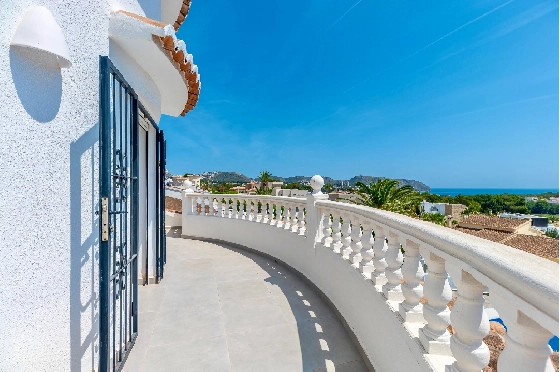 Villa in Moraira zu verkaufen, Woongedeelte 290 m², Bouwjaar 2003, + Ofen, Klimaanlage, Grondstuk 847 m², 3 Slaapkamers, 3 Badkamers, Pool, ref.: AM-12692DR-49