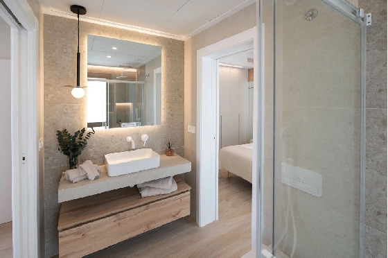 Eck-Reihenhaus in Los Alcazares zu verkaufen, Woongedeelte 146 m², Zustand Erstbezug, Klimaanlage, Grondstuk 177 m², 3 Slaapkamers, 2 Badkamers, Pool, ref.: HA-LAN-480-Q01-14