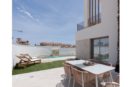Eck-Reihenhaus in Los Alcazares zu verkaufen, Woongedeelte 146 m², Zustand Erstbezug, Klimaanlage, Grondstuk 177 m², 3 Slaapkamers, 2 Badkamers, Pool, ref.: HA-LAN-480-Q01-24