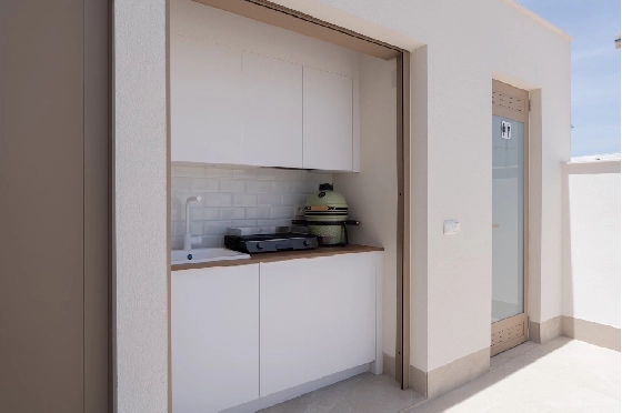 Eck-Reihenhaus in Los Alcazares zu verkaufen, Woongedeelte 146 m², Zustand Erstbezug, Klimaanlage, Grondstuk 177 m², 3 Slaapkamers, 2 Badkamers, Pool, ref.: HA-LAN-480-Q01-25