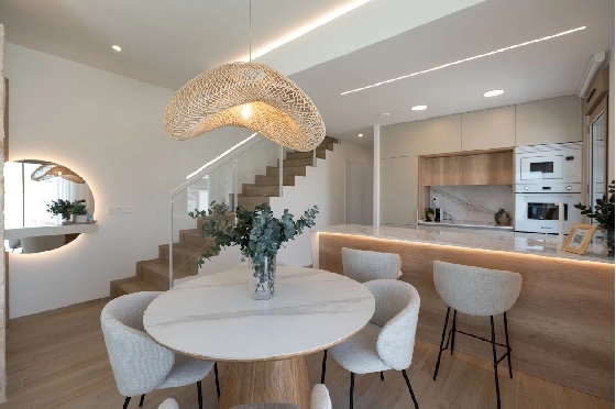 Eck-Reihenhaus in Los Alcazares zu verkaufen, Woongedeelte 146 m², Zustand Erstbezug, Klimaanlage, Grondstuk 177 m², 3 Slaapkamers, 2 Badkamers, Pool, ref.: HA-LAN-480-Q01-6