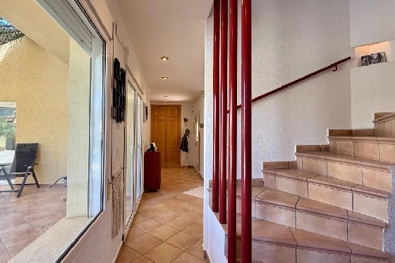 Villa in Els Poblets zu verkaufen, Woongedeelte 383 m², Bouwjaar 2002, Zustand gepflegt, + Fussbodenheizung, Klimaanlage, Grondstuk 1821 m², 3 Slaapkamers, 3 Badkamers, Pool, ref.: RG-1126-12