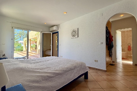 Villa in Els Poblets zu verkaufen, Woongedeelte 383 m², Bouwjaar 2002, Zustand gepflegt, + Fussbodenheizung, Klimaanlage, Grondstuk 1821 m², 3 Slaapkamers, 3 Badkamers, Pool, ref.: RG-1126-16