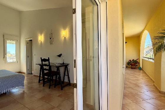 Villa in Els Poblets zu verkaufen, Woongedeelte 383 m², Bouwjaar 2002, Zustand gepflegt, + Fussbodenheizung, Klimaanlage, Grondstuk 1821 m², 3 Slaapkamers, 3 Badkamers, Pool, ref.: RG-1126-17