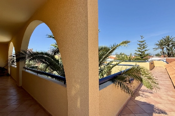Villa in Els Poblets zu verkaufen, Woongedeelte 383 m², Bouwjaar 2002, Zustand gepflegt, + Fussbodenheizung, Klimaanlage, Grondstuk 1821 m², 3 Slaapkamers, 3 Badkamers, Pool, ref.: RG-1126-19