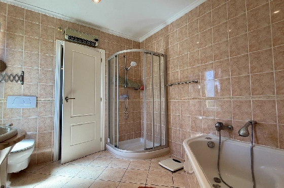 Villa in Els Poblets zu verkaufen, Woongedeelte 383 m², Bouwjaar 2002, Zustand gepflegt, + Fussbodenheizung, Klimaanlage, Grondstuk 1821 m², 3 Slaapkamers, 3 Badkamers, Pool, ref.: RG-1126-22