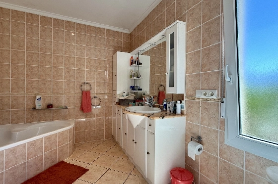 Villa in Els Poblets zu verkaufen, Woongedeelte 383 m², Bouwjaar 2002, Zustand gepflegt, + Fussbodenheizung, Klimaanlage, Grondstuk 1821 m², 3 Slaapkamers, 3 Badkamers, Pool, ref.: RG-1126-23