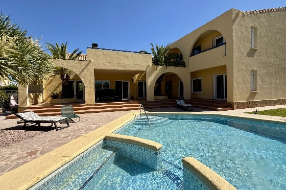 Villa in Els Poblets zu verkaufen, Woongedeelte 383 m², Bouwjaar 2002, Zustand gepflegt, + Fussbodenheizung, Klimaanlage, Grondstuk 1821 m², 3 Slaapkamers, 3 Badkamers, Pool, ref.: RG-1126-24