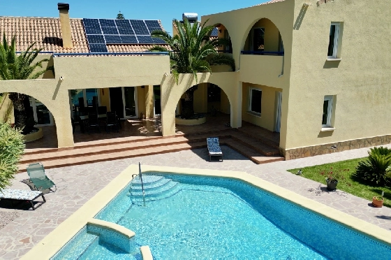 Villa in Els Poblets zu verkaufen, Woongedeelte 383 m², Bouwjaar 2002, Zustand gepflegt, + Fussbodenheizung, Klimaanlage, Grondstuk 1821 m², 3 Slaapkamers, 3 Badkamers, Pool, ref.: RG-1126-26