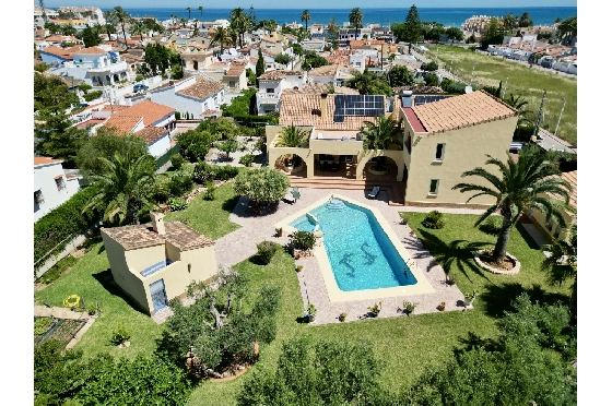 Villa in Els Poblets zu verkaufen, Woongedeelte 383 m², Bouwjaar 2002, Zustand gepflegt, + Fussbodenheizung, Klimaanlage, Grondstuk 1821 m², 3 Slaapkamers, 3 Badkamers, Pool, ref.: RG-1126-28