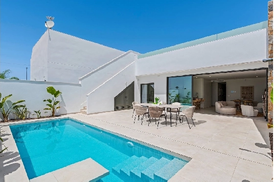 Villa in Los Alcazares zu verkaufen, Woongedeelte 198 m², Zustand Erstbezug, Klimaanlage, Grondstuk 235 m², 3 Slaapkamers, 2 Badkamers, Pool, ref.: HA-LAN-501-E01-1
