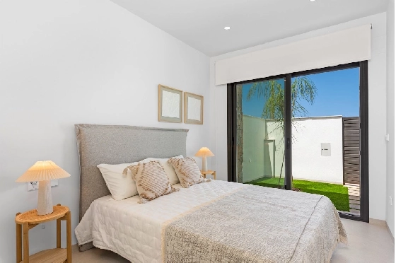 Villa in Los Alcazares zu verkaufen, Woongedeelte 198 m², Zustand Erstbezug, Klimaanlage, Grondstuk 235 m², 3 Slaapkamers, 2 Badkamers, Pool, ref.: HA-LAN-501-E01-15