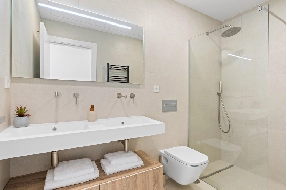 Villa in Los Alcazares zu verkaufen, Woongedeelte 198 m², Zustand Erstbezug, Klimaanlage, Grondstuk 235 m², 3 Slaapkamers, 2 Badkamers, Pool, ref.: HA-LAN-501-E01-17