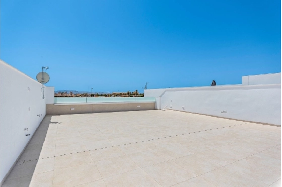 Villa in Los Alcazares zu verkaufen, Woongedeelte 198 m², Zustand Erstbezug, Klimaanlage, Grondstuk 235 m², 3 Slaapkamers, 2 Badkamers, Pool, ref.: HA-LAN-501-E01-25