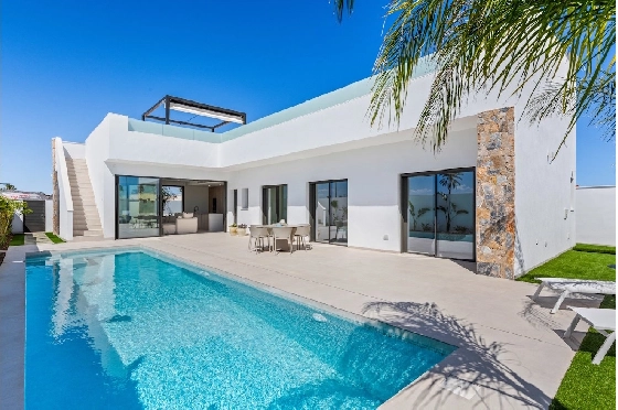 Villa in Los Alcazares zu verkaufen, Woongedeelte 198 m², Zustand Erstbezug, Klimaanlage, Grondstuk 235 m², 3 Slaapkamers, 2 Badkamers, Pool, ref.: HA-LAN-501-E01-26