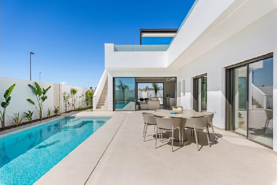 Villa in Los Alcazares zu verkaufen, Woongedeelte 198 m², Zustand Erstbezug, Klimaanlage, Grondstuk 235 m², 3 Slaapkamers, 2 Badkamers, Pool, ref.: HA-LAN-501-E01-27