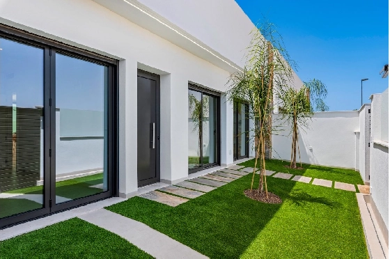 Villa in Los Alcazares zu verkaufen, Woongedeelte 198 m², Zustand Erstbezug, Klimaanlage, Grondstuk 235 m², 3 Slaapkamers, 2 Badkamers, Pool, ref.: HA-LAN-501-E01-3
