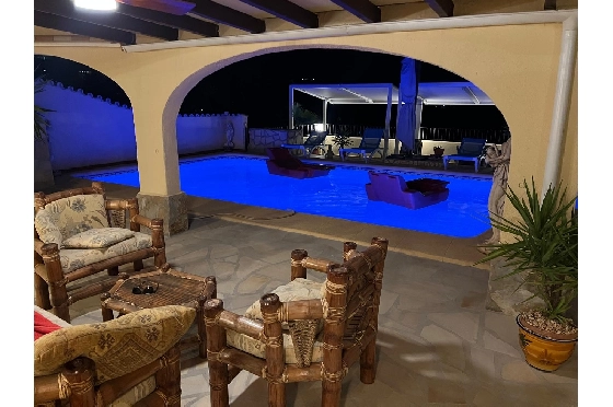 Villa in Pego - Monte Pego(Rafol) zu verkaufen, Woongedeelte 259 m², Bouwjaar 1990, + Zentralheizung, Klimaanlage, Grondstuk 2400 m², 4 Slaapkamers, 3 Badkamers, Pool, ref.: JS-1026-25