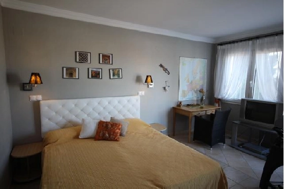 Sommerhaus in Oliva(San Pere) zur Ferienvermietung, Woongedeelte 170 m², Bouwjaar 2005, Zustand neuwertig, + Fussbodenheizung, Klimaanlage, Grondstuk 900 m², 3 Slaapkamers, 2 Badkamers, Pool, ref.: V-1415-11